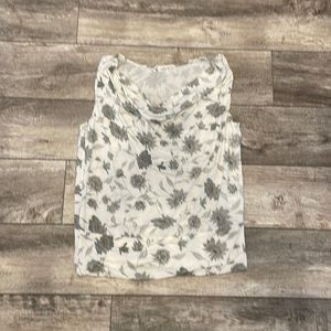 Carve Designs sleeveless ivory & green printed shirt size Large
